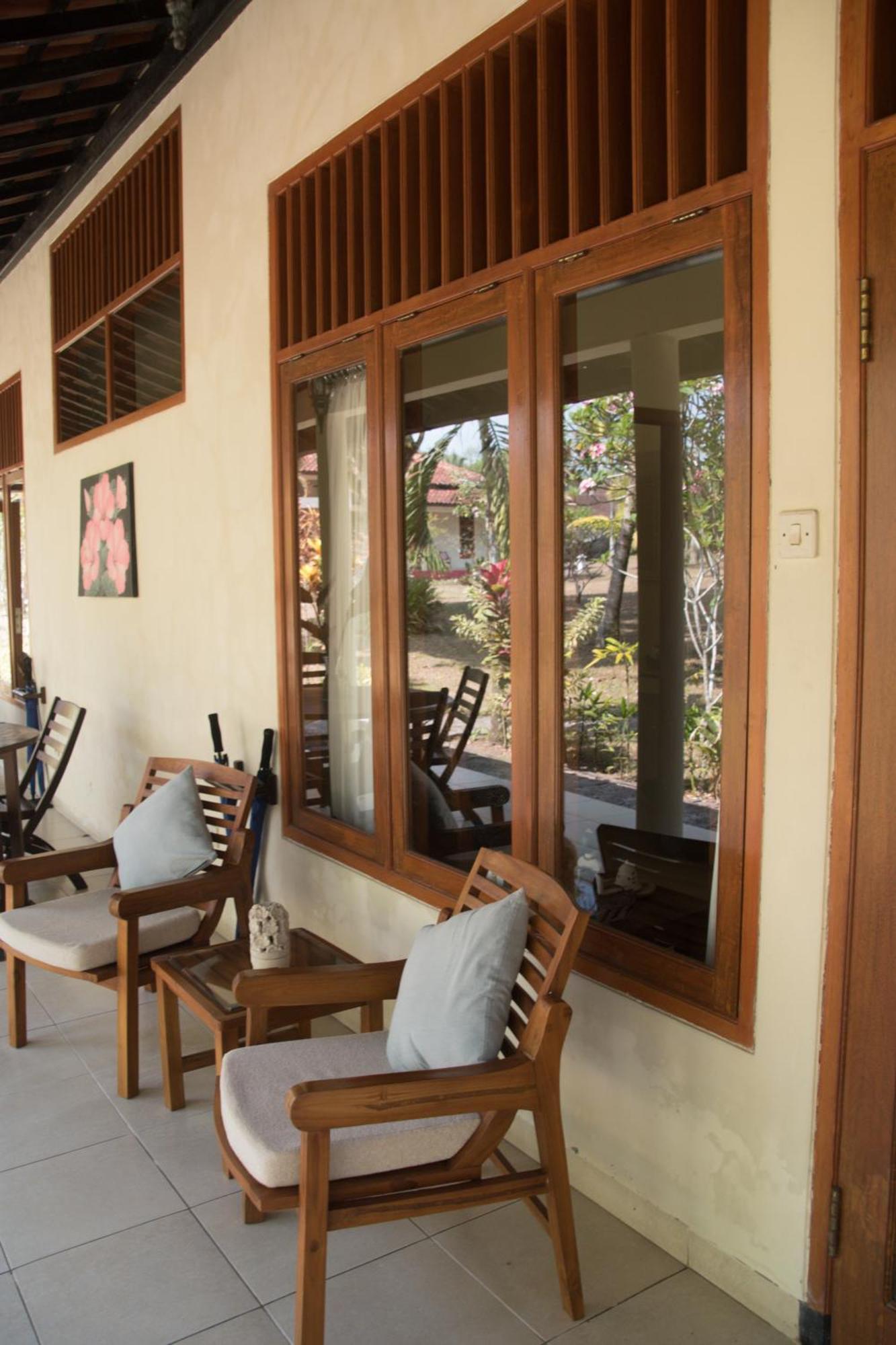 Guesthouse Rumah Senang Kalibaru Exterior foto